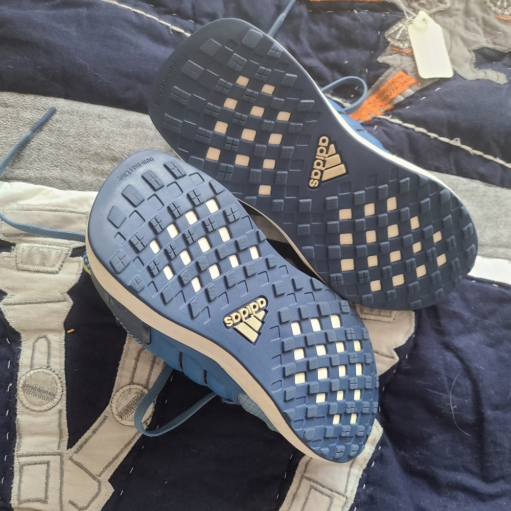 Additional pics from lot of sneakers